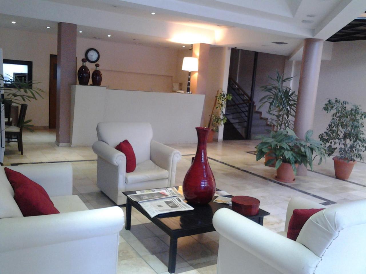 Hotel Lazaro Villa Mercedes Exteriör bild